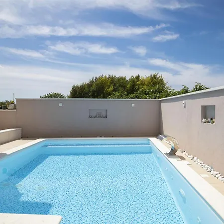 4-bedroom With Pool In * بيروغ