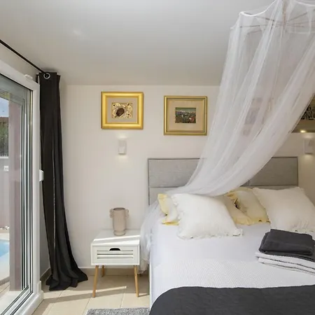 4-bedroom With Pool In بيت للعطل *