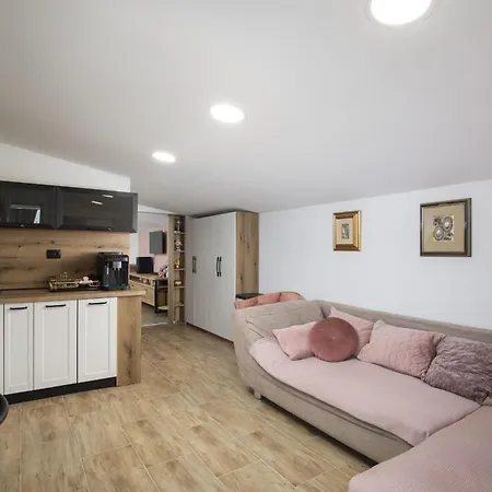 4-bedroom With Pool In بيت للعطل *