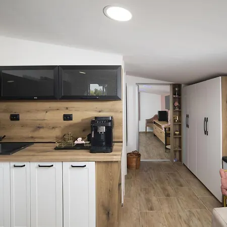 度假居 4-bedroom With Pool In *