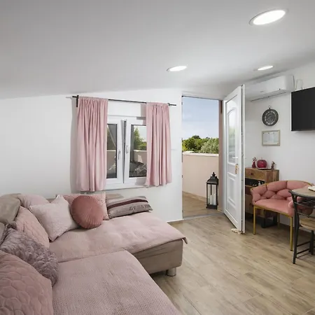 4-bedroom With Pool In Ferienhaus