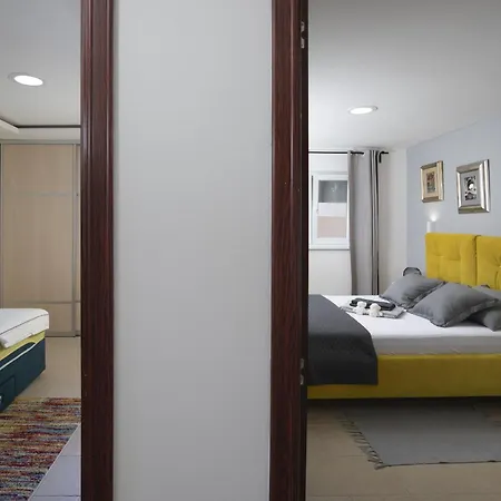 4-bedroom With Pool In * 佩罗杰