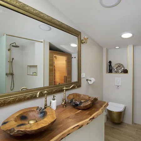 4-bedroom With Pool In Ferienhaus *